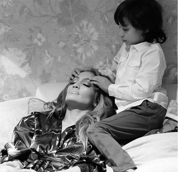 Дженнифер Лопес трогательно поздравила сына и дочь с днем рождения